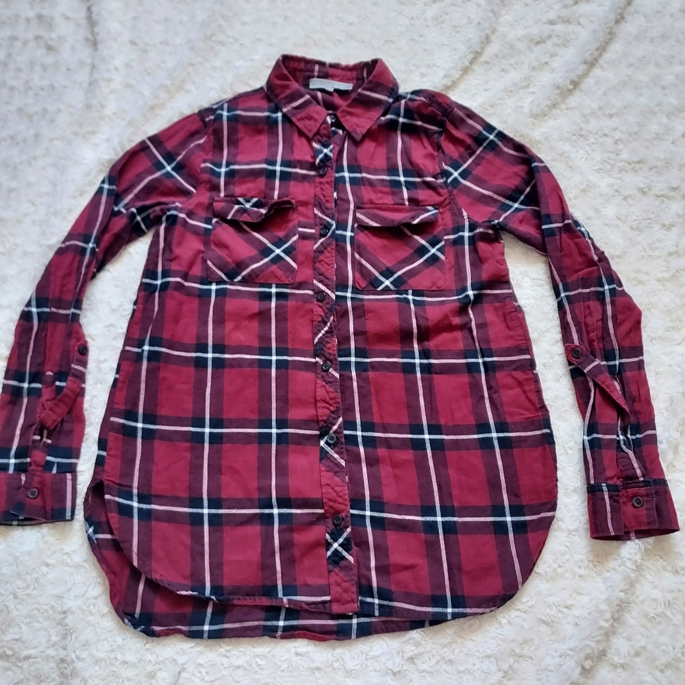 Red plaid Tab Sleeve Rounded Hem Long Top Small Fall Relaxed Comfy Cabincore